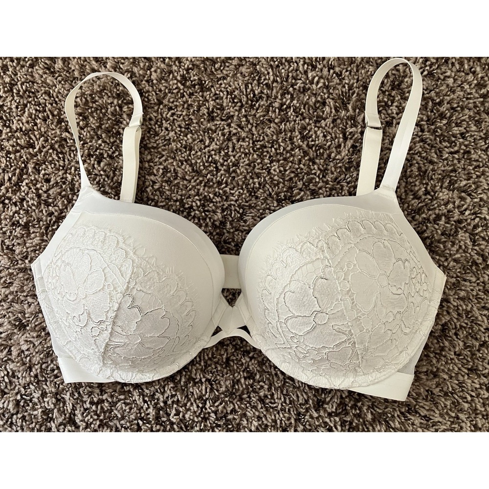 Victoria's Secret Very Sexy Pigeonnant Push Up Bra In Ivory Size 36DDD